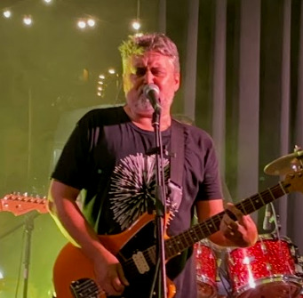 Isra — Veu i Guitarra